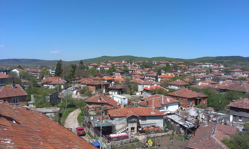 Retro Apartment Malko Tŭrnovo Buitenkant foto